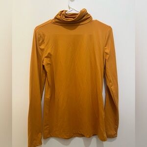 Zénana large mustard yellow turtle neck